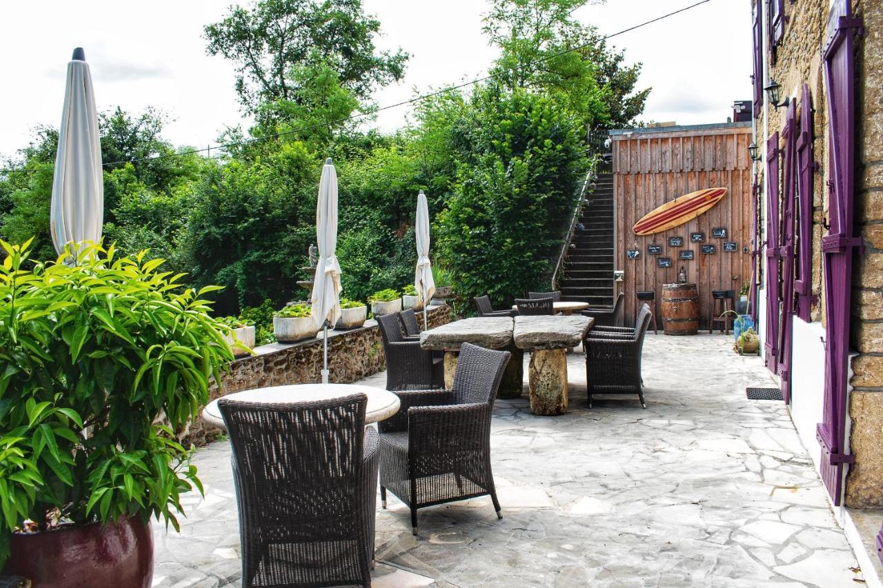 Les Volets Violets Bed & Breakfast Salles  Ngoại thất bức ảnh