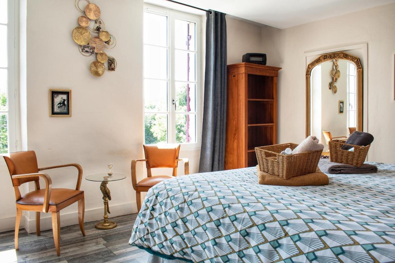 Les Volets Violets Bed & Breakfast Salles  Ngoại thất bức ảnh