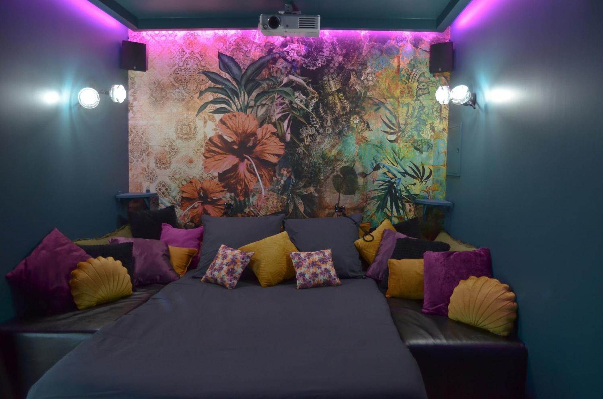 Les Volets Violets Bed & Breakfast Salles  Ngoại thất bức ảnh