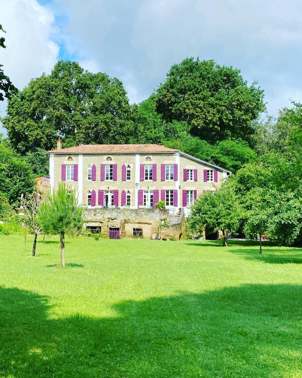 Les Volets Violets Bed & Breakfast Salles  Ngoại thất bức ảnh